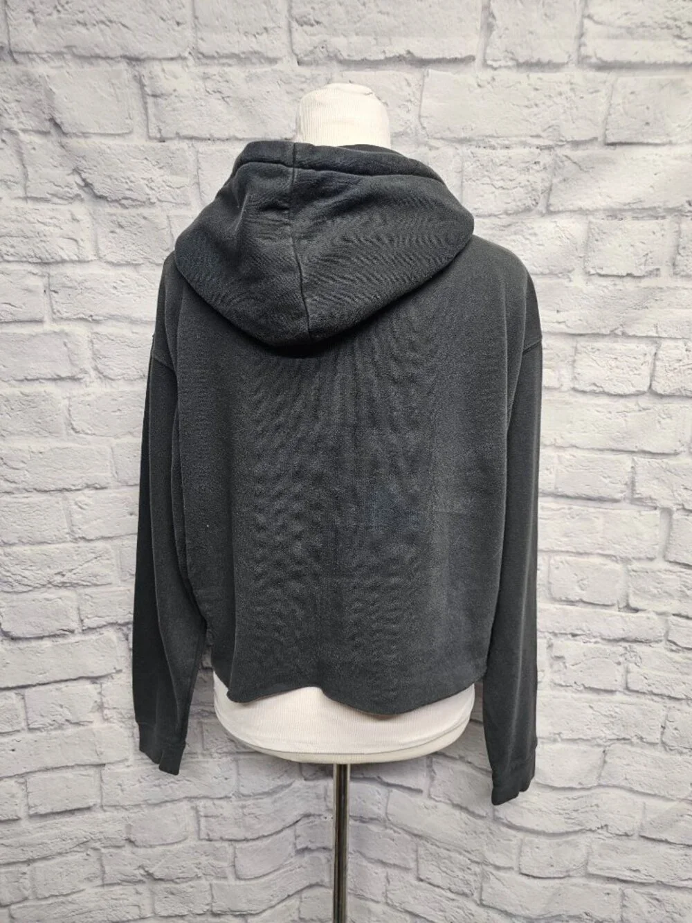 WILD FABLE XS GRAY GREEN HOODED BOXY CUT OFF RAW EDGE CROPPED FLEECE HOODIE - Picture 3 of 12